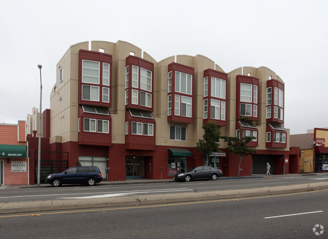 Building Photo - Vista Grande Apartments