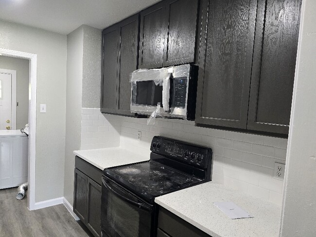 Foto del edificio - 920 Lindy Ct