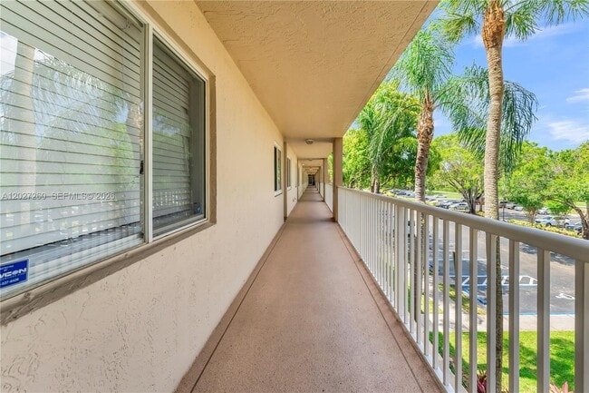 Building Photo - 9511 Weldon Cir
