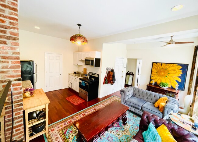 Cocina y sala de estar - 618 N 40th St