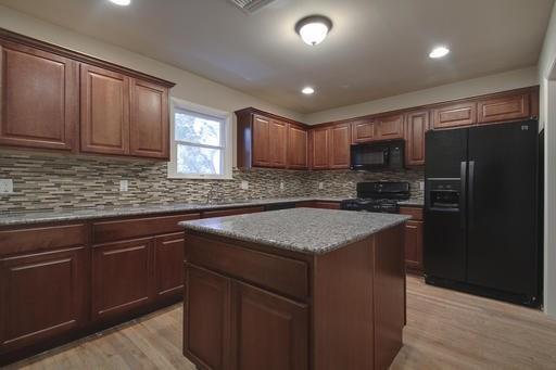 Foto del edificio - 921 E 37th St