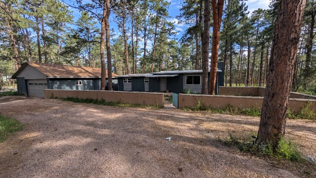 Foto del edificio - 6530 Burrows Rd