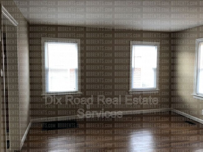 Building Photo - 743 Coralie St