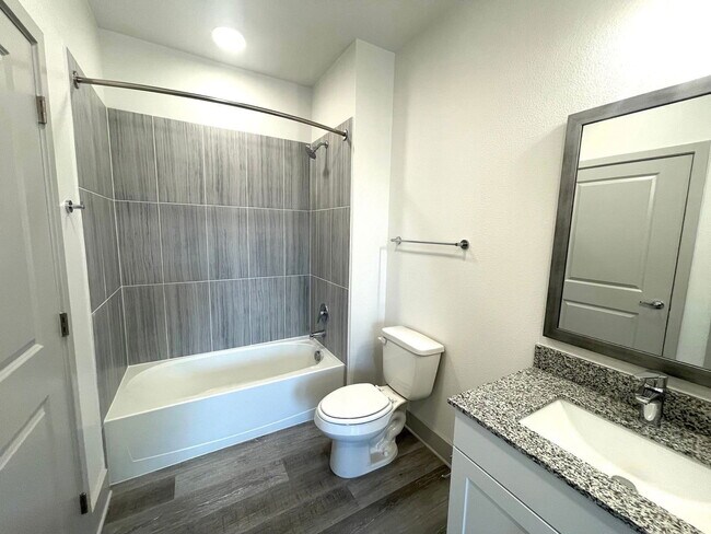 Foto del edificio - 8110 Blue Goose Rd