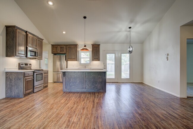 Building Photo - 2604 33rd St
