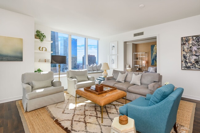 Building Photo - 301 Mission St