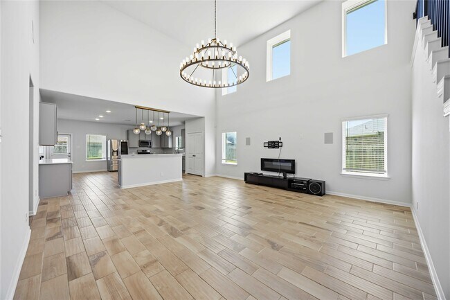 Building Photo - 2402 Mount Dana Dr