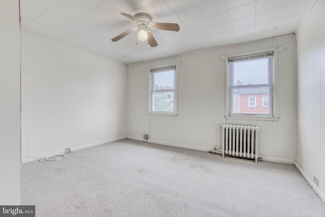Building Photo - 632 S Montford Ave