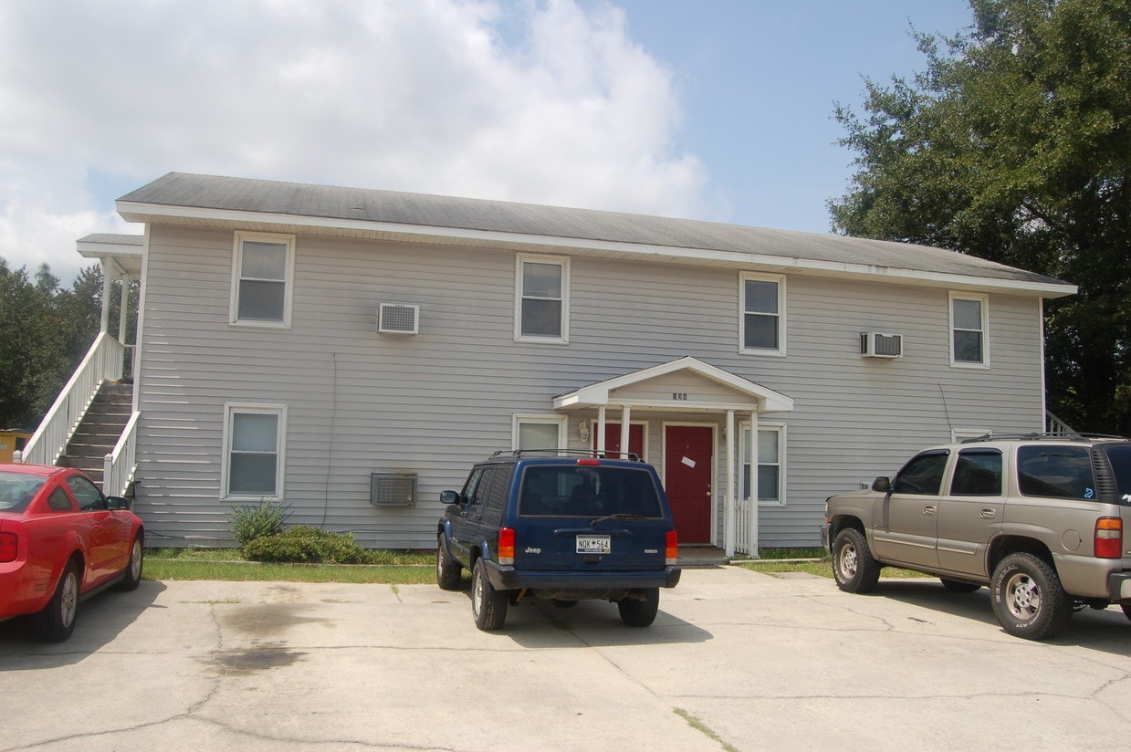 Front View - 124 Calvin Ct