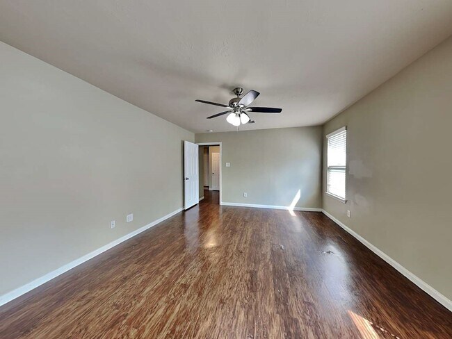 Building Photo - 19239 Canaras Ct