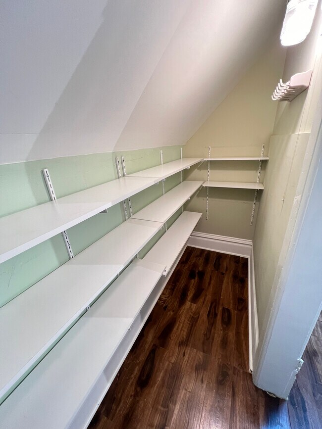 Despensa de cocina - 2048 S Layton Blvd