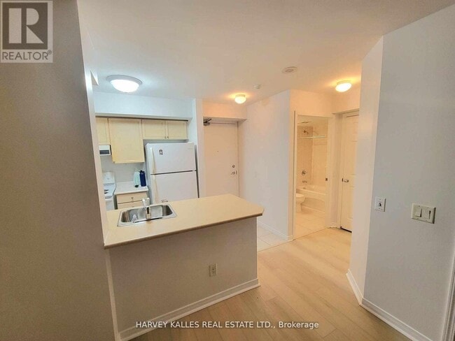 Building Photo - 155 Beecroft Rd