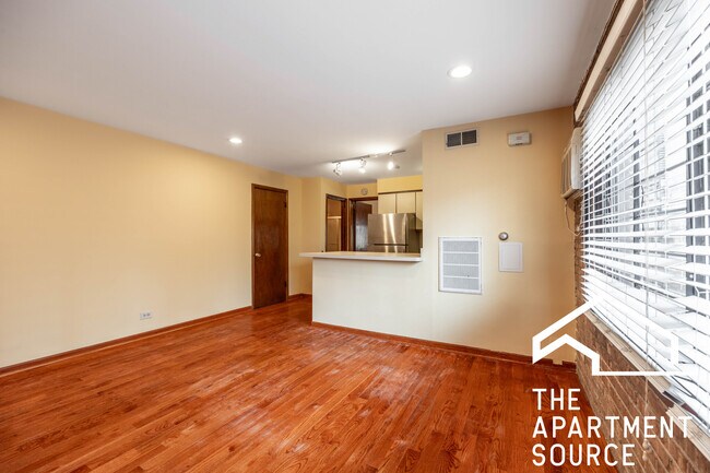 Foto del edificio - 719 W Diversey Pky