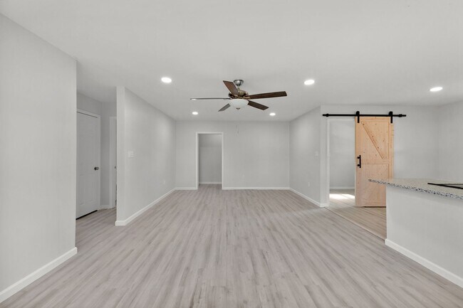 Building Photo - Mid Century Stunner Minutes to Everything ...