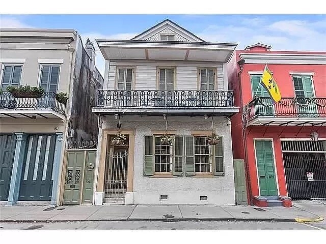Primary Photo - 1227 Royal St
