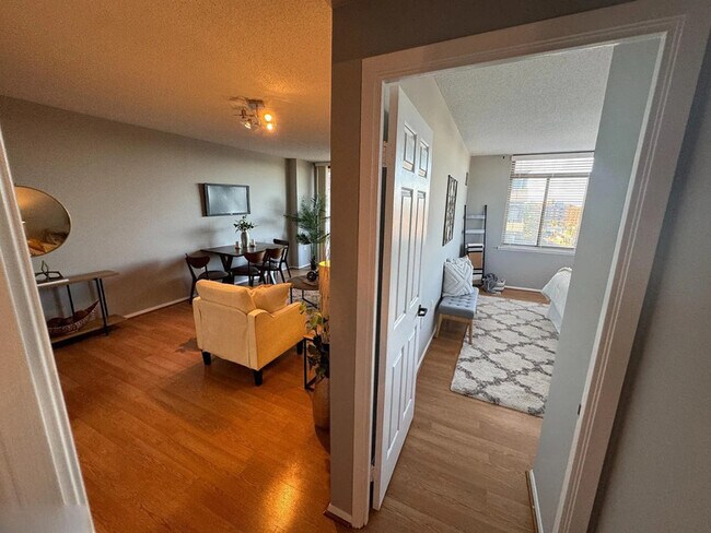 Foto del edificio - 4801 Fairmont Ave