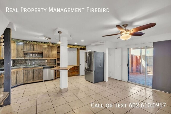 Building Photo - 4439 E Wood St