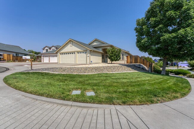 Building Photo - FULLY FURNISHED Sparks home with all utilities included and flexible lease options