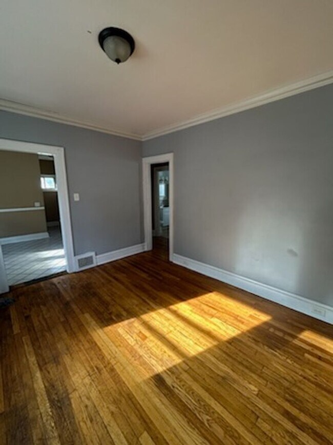 Foto del edificio - 2058-2058 Wascana Ave