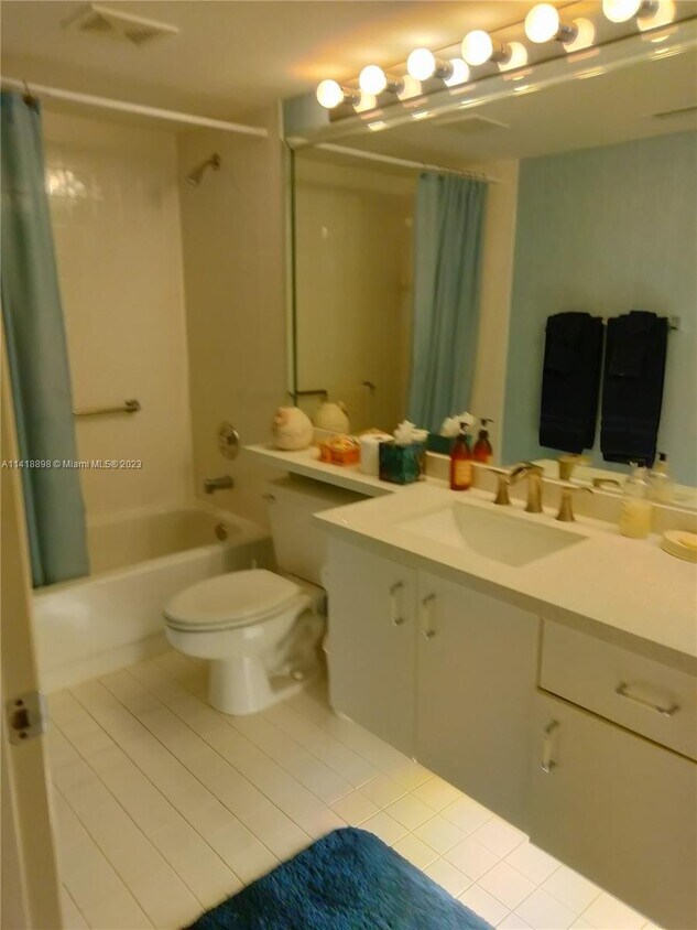 7651 Granville Dr Unit 302, Tamarac, FL 33321 Condo for Rent in