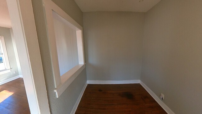 Foto del edificio - 538 Kayton Ave