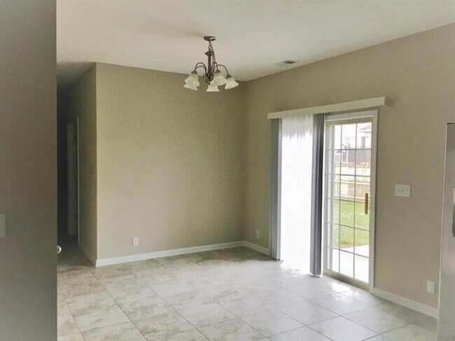 Building Photo - 225 Fairwood Way