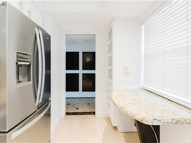 Building Photo - 2671 S Course Dr