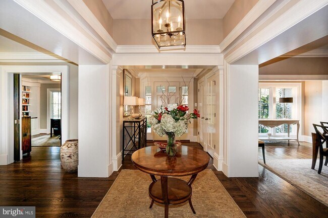 Foto del edificio - 1900 Virginia Ave