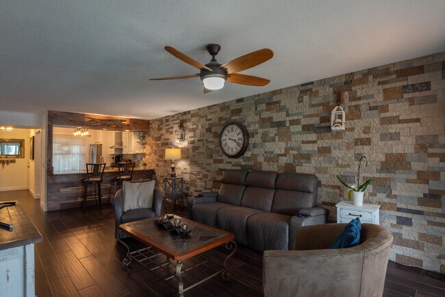 Building Photo - 501 Sabal Ridge Cir