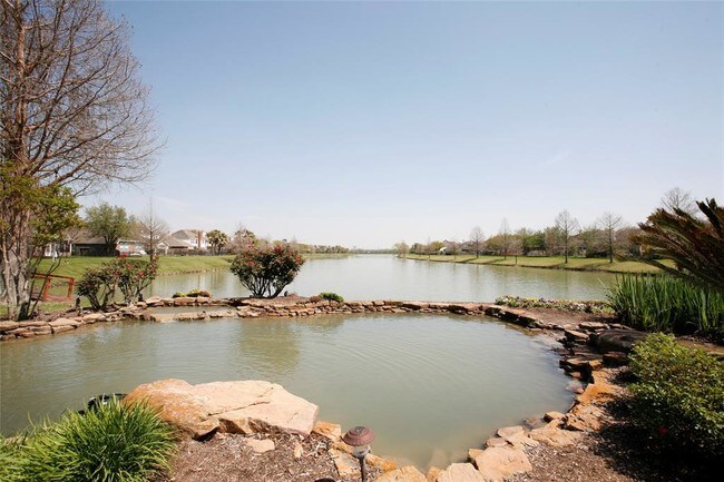 Building Photo - 3715 Shadow Cove Dr