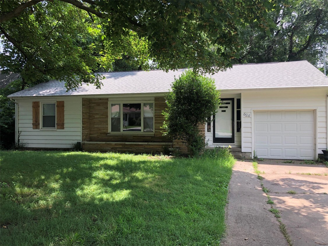 Primary Photo - 624 E Seminole St