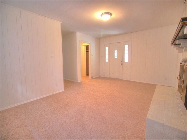 Foto del edificio - 3 Bedroom 2 Bath Home With Large Garage!!