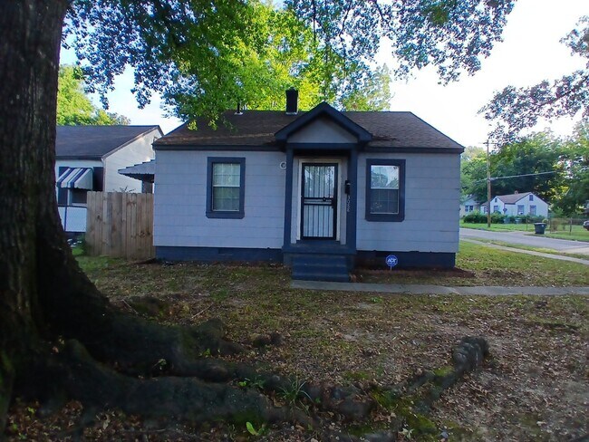 Foto del edificio - Charming 2 bedroom 1 bath home for rent- SECTION 8 FRIENDLY- $99 Move In Special