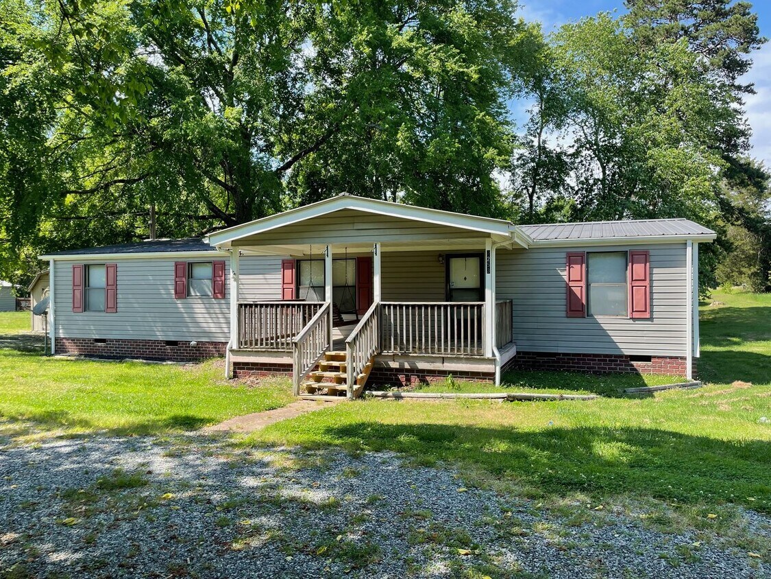 Primary Photo - 2253 Upper Lake Rd