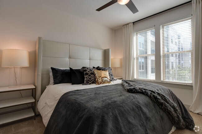 Interior Photo - The Menlo