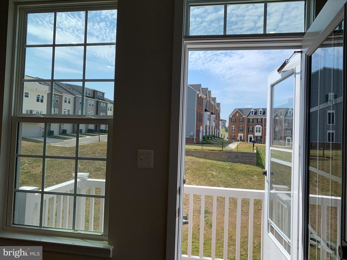 Foto principal - 702 Sky Bridge Dr