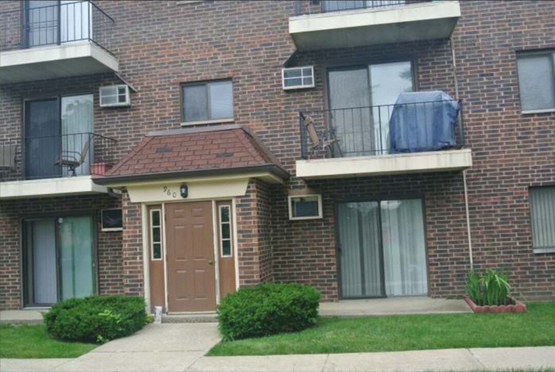 960 N Rohlwing Rd, Addison, IL 60101 Condo for Rent in Addison, IL