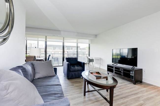 Foto del edificio - 1550 Clarendon Blvd