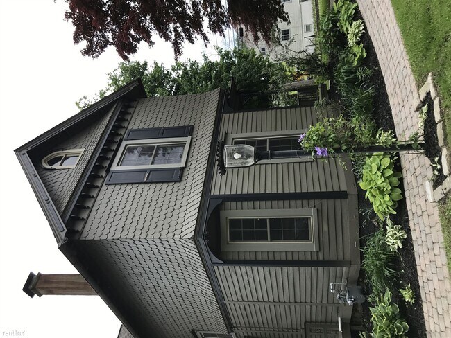 Building Photo - 3 br, 1.5 bath House - 440 W Kings Hwy