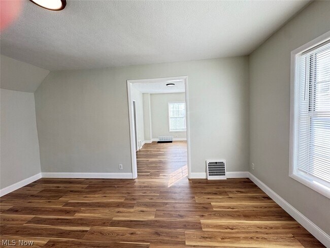 Foto del edificio - 143 Gale St