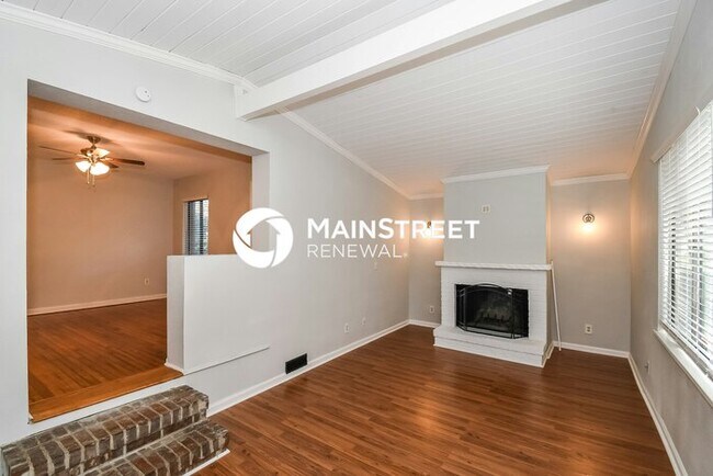 Foto del edificio - 3 Bedroom Pet-Friendly Home in Jacksonville, FL with Main Street Renewal