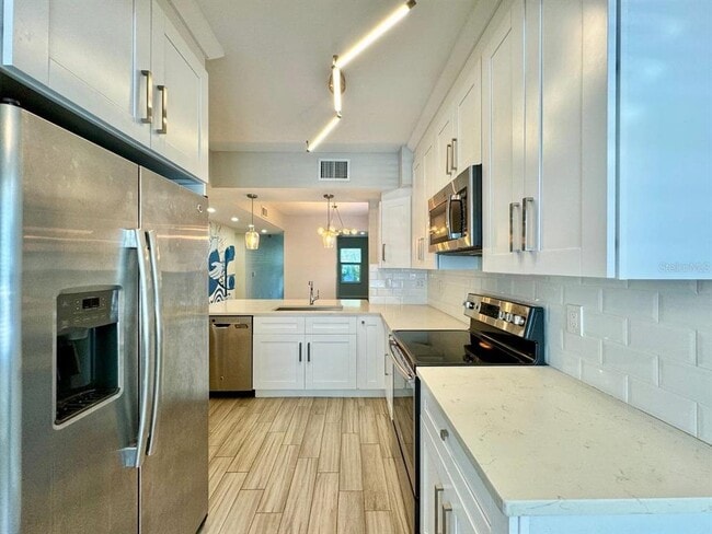 Building Photo - 4811 Bayshore Blvd