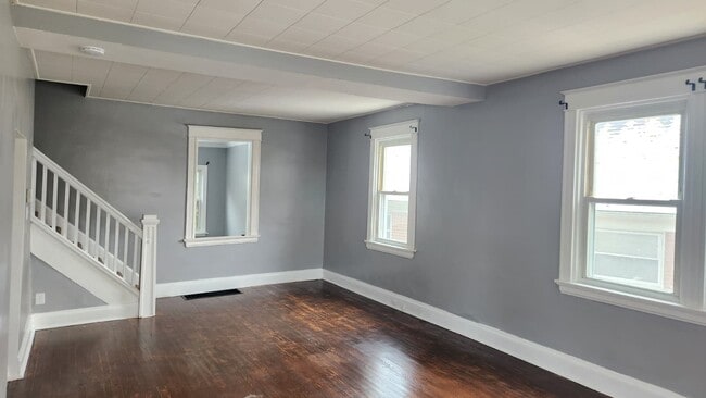 Foto del edificio - 8454 Plainfield Rd