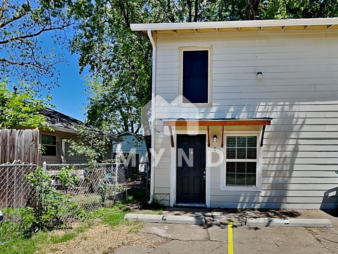 Primary Photo - 506 E University Ave Unit C