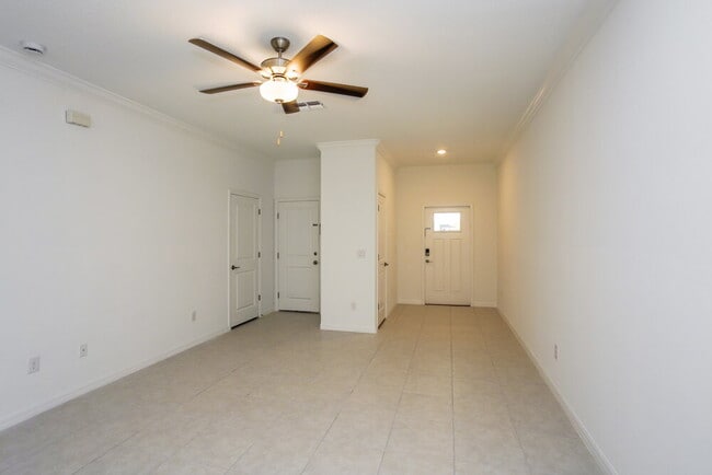 Building Photo - 2141 Great Sapphire Ln