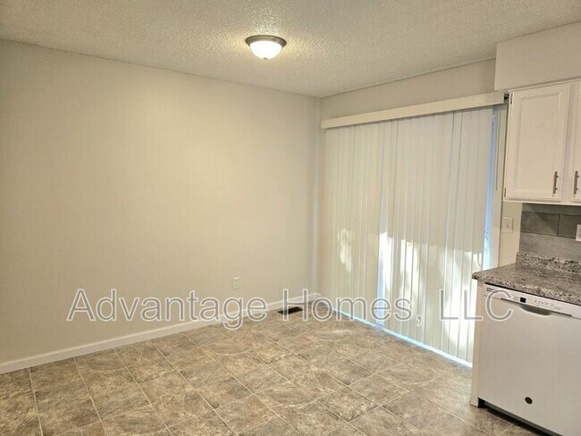 Building Photo - 8206 Woodson Dr