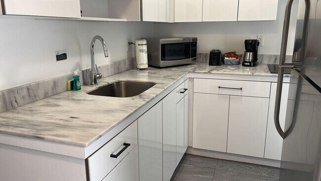 Foto del edificio - 6495 Indian Creek Dr