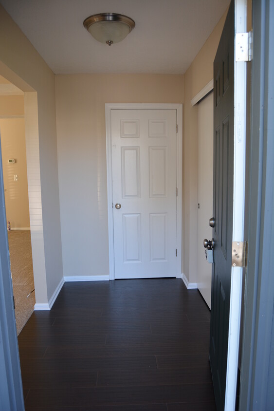 Foto principal - 6922 Avery Rd