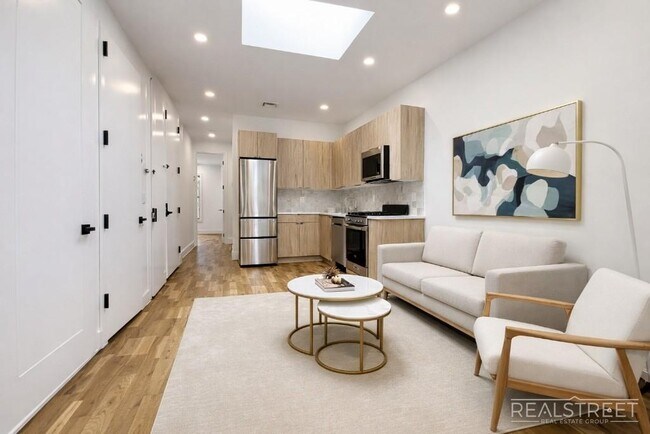 Foto del edificio - 4BR/2BA with In-Unit Washer & Dryer