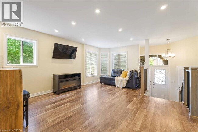 Photo du bâtiment - 4319 Arejay Ave